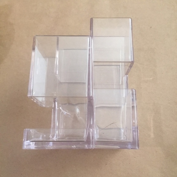 Clear Cosmetics makeup brushes holder organizer - Picture 6 of 10